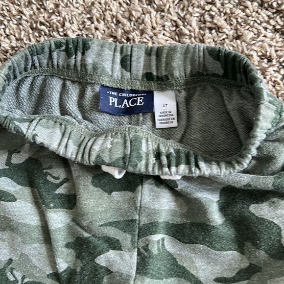 Bundle of 2 Dino 🦖 shorts size 3T - Picture 4 of 7